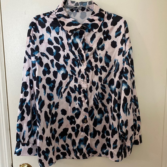 Leopard Button up blouse - Picture 2 of 4